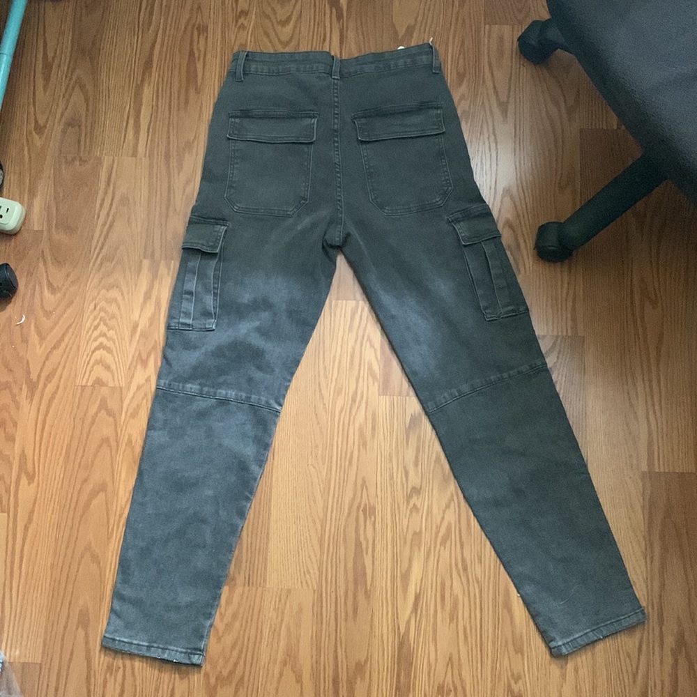 Romwe cargo super skinny Size 28w 34L